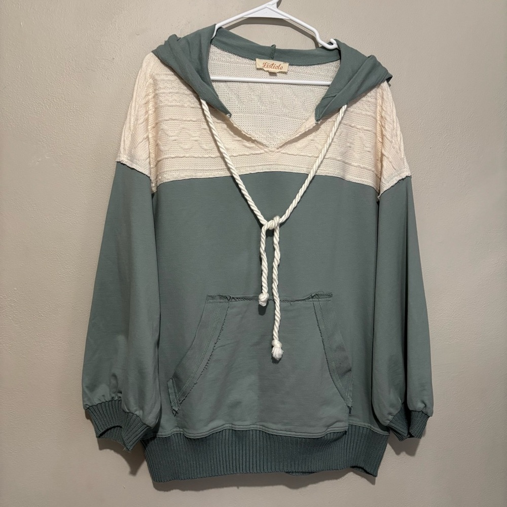 Listicle Pullover Hooded Long Sleeve Shirt Size Medium - Picture 7 of 10